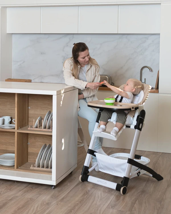 Krzesełko do karmienia Carrello Apricus 2w1